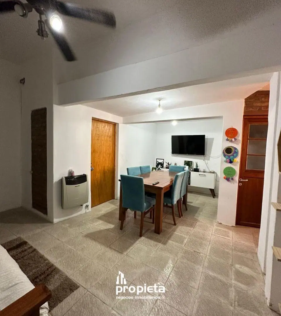 SE ALQUILA CASA EN VILLA MARIA 2