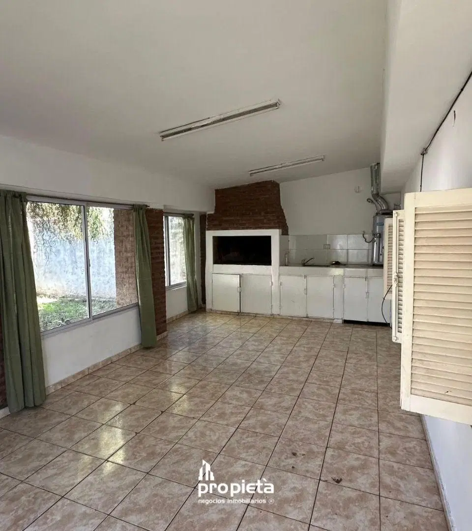 SE VENDE CASA EN VILLA MARIA 8