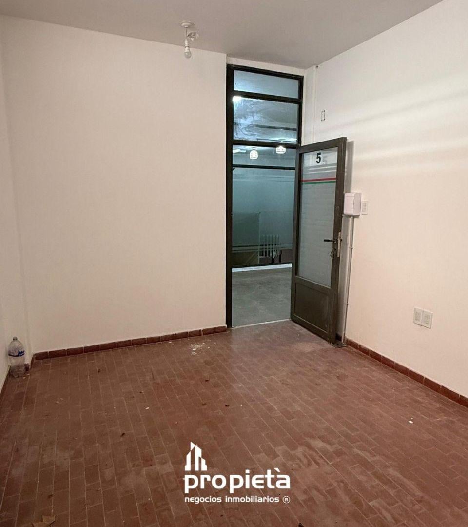 Foto de SE ALQUILAN 2 LOCALES EN GALERIA, imagen 1