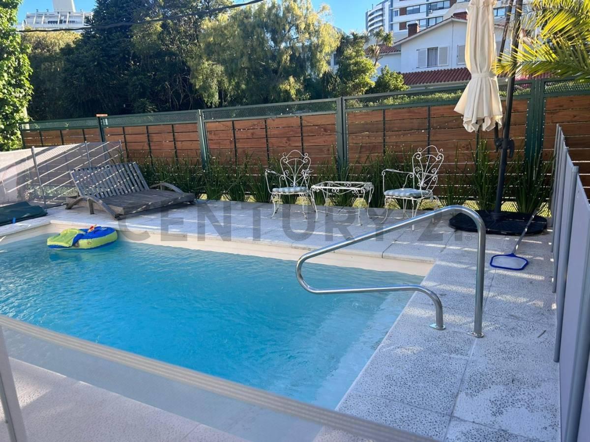 VENTA casa-próx a centro y playa-3d-3Baños-Piscina climatizada-PUNTA DEL ESTE