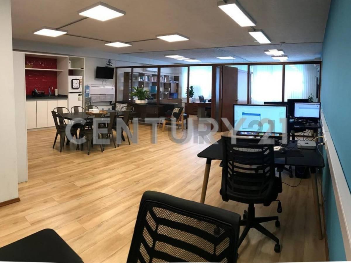 Foto de Alquiler Oficina 95 M² +Garaje Totalmente equipada Ciudad Vieja a Mts, imagen 4