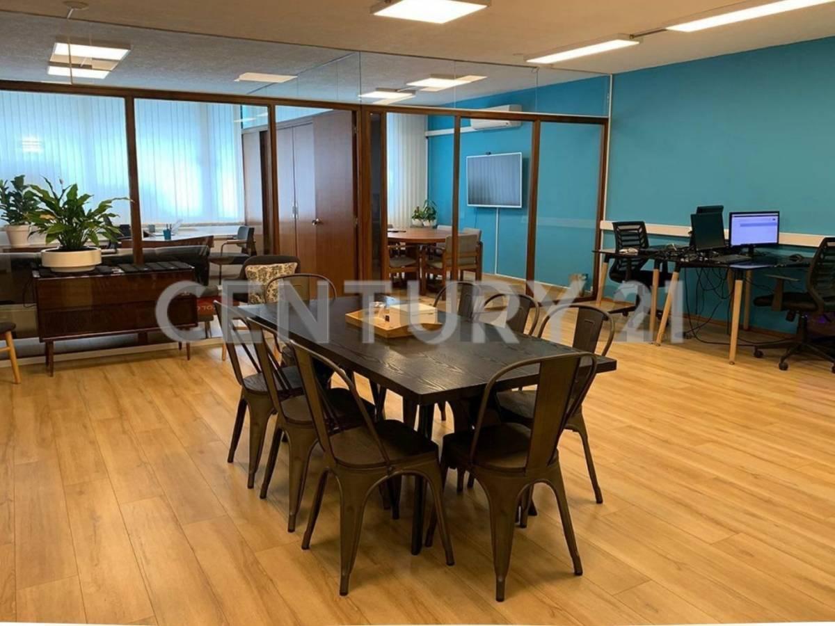 Foto de Alquiler Oficina 95 M² +Garaje Totalmente equipada Ciudad Vieja a Mts, imagen 1