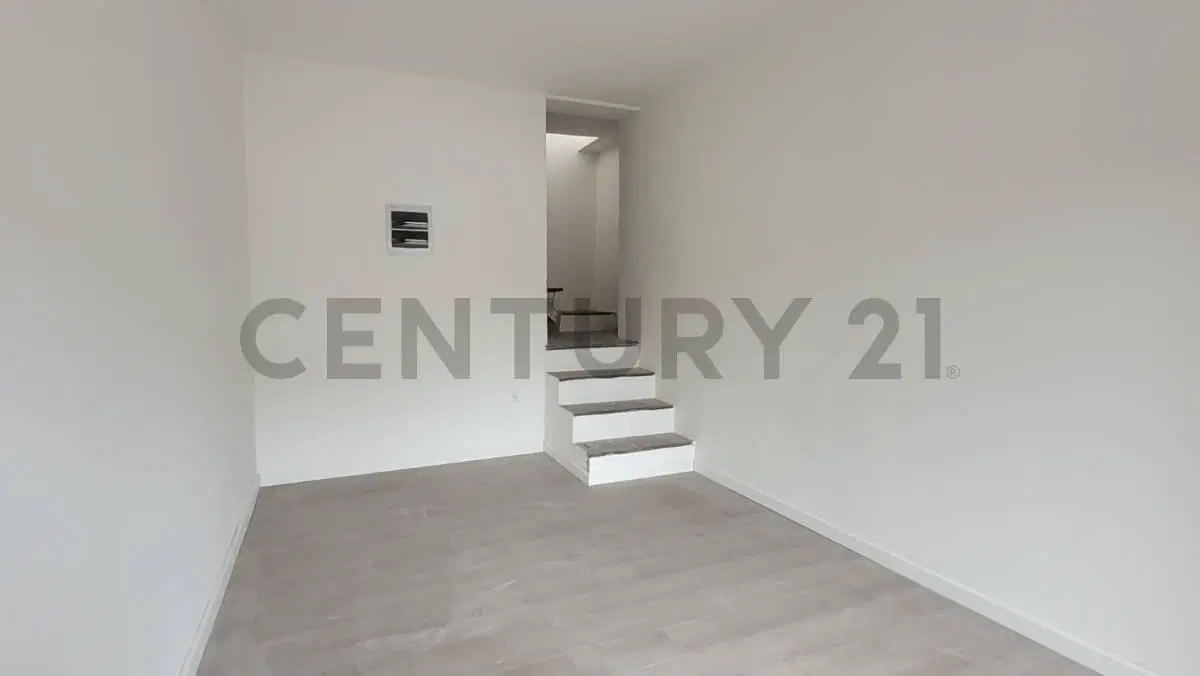 ALQUILER APARTAMENTO TIPO CASA dúplex 2 dormitorios a estrenar S/ GASTOS COMUNES 3