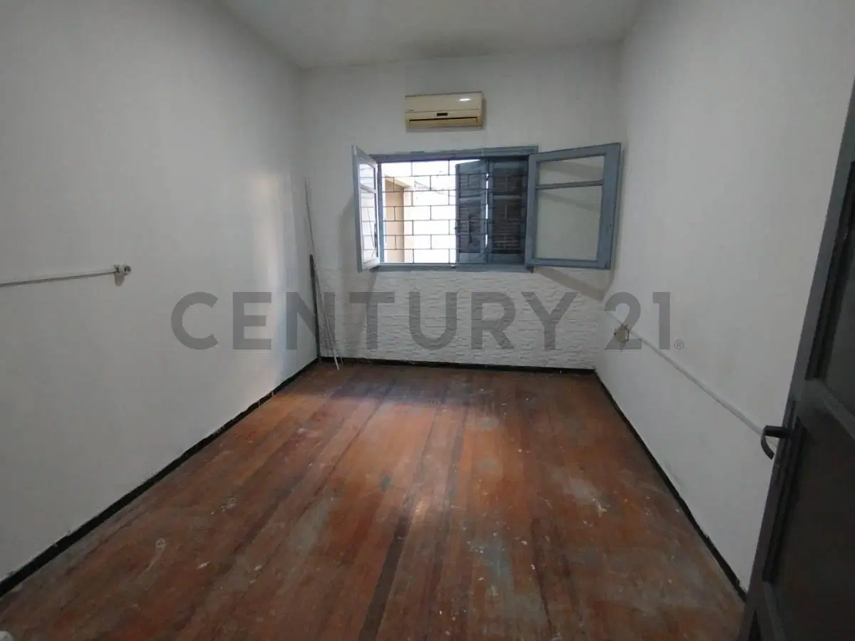 Alquiler en la Blanqueada|3dorm|Garage| FrenteyPatio| Bv José batlle y Ordóñez 4