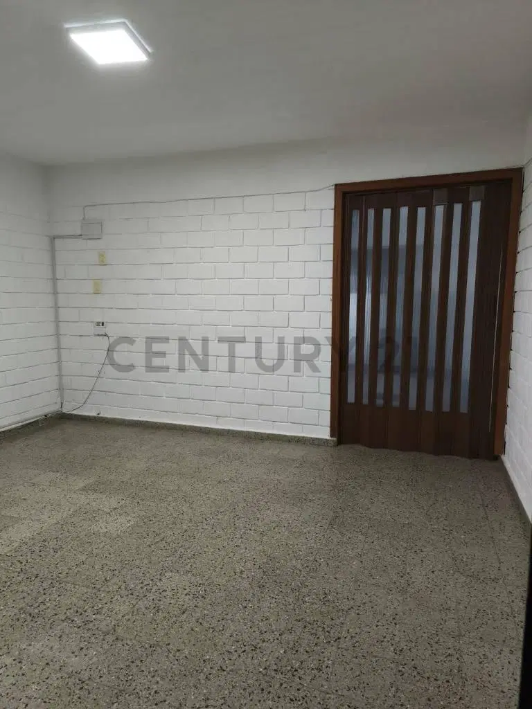 Inversionistas! a pasos Av. Lezica-Venta dúplex 3 Dorm, Alq.$20.000 garantía CGN 3