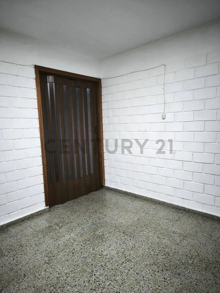 Inversionistas! a pasos Av. Lezica-Venta dúplex 3 Dorm, Alq.$20.000 garantía CGN 8