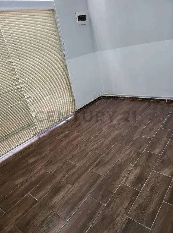Local Comercial U Oficina. RECICLADO EN CARRASCO. 4