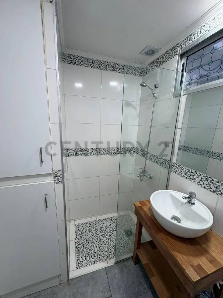 1 dormitorio con patio, reciclado a nuevo en Goes 2