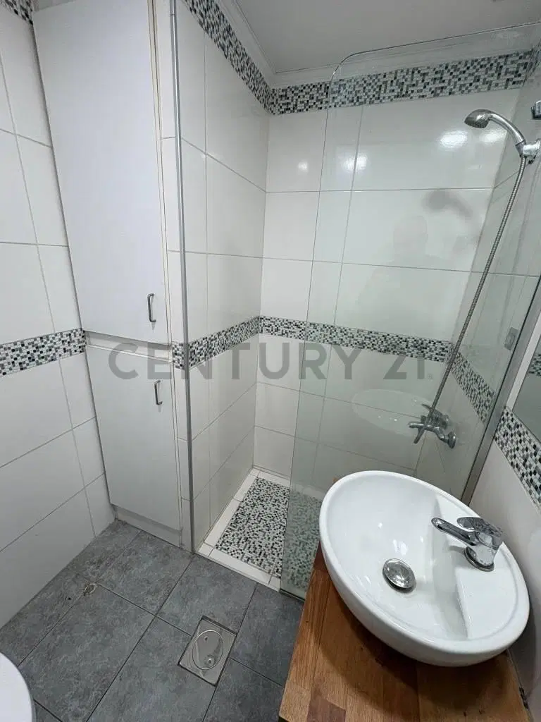 1 dormitorio con patio, reciclado a nuevo en Goes 3