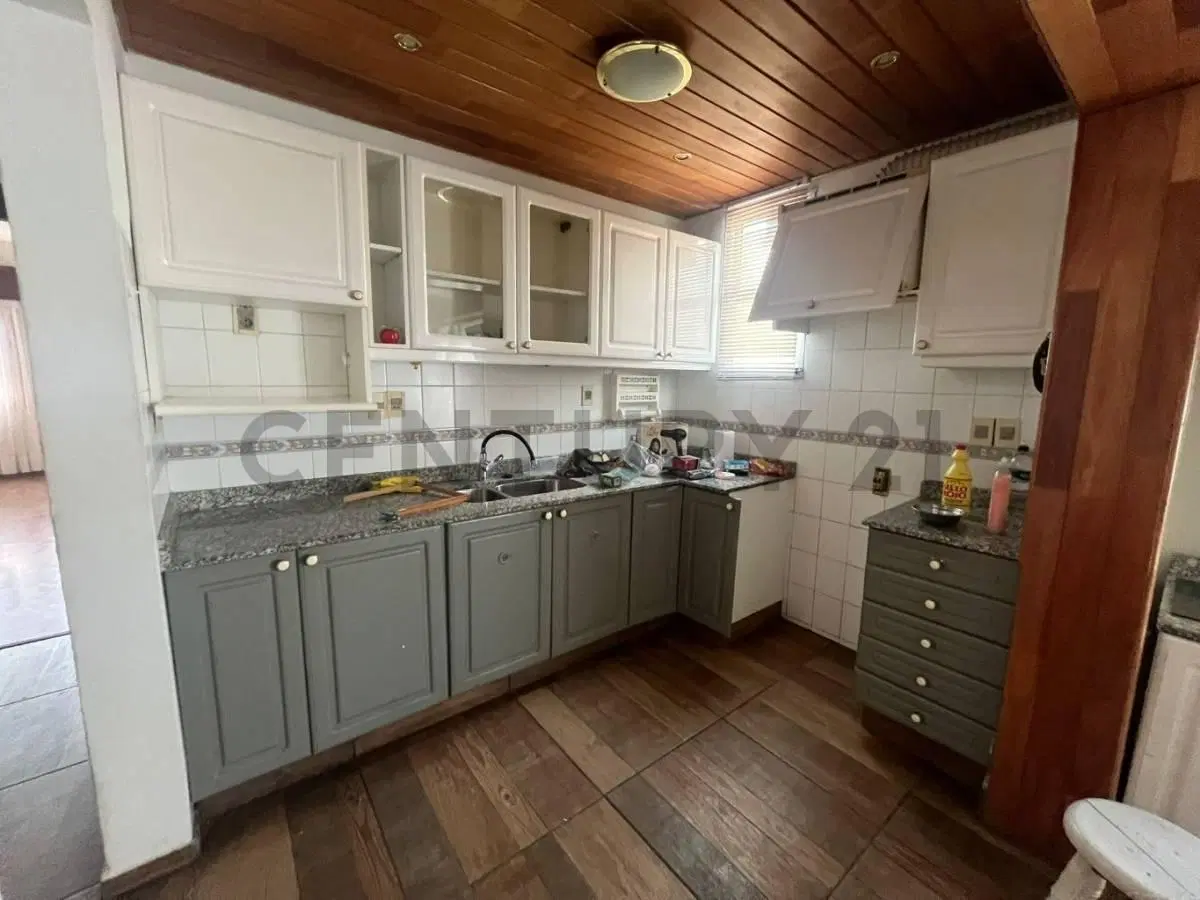 Alquiler casa Av Italia y Propios, 160m2, 3 dormitorios, garage, jardín, balcón 4