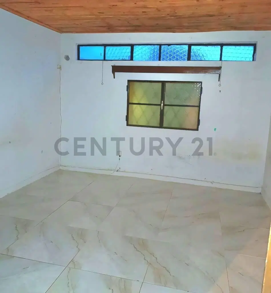 ALQUILER/Casa/Barra Santa Lucia/2 Dormitorios/Patio Independiente/Garage. 2