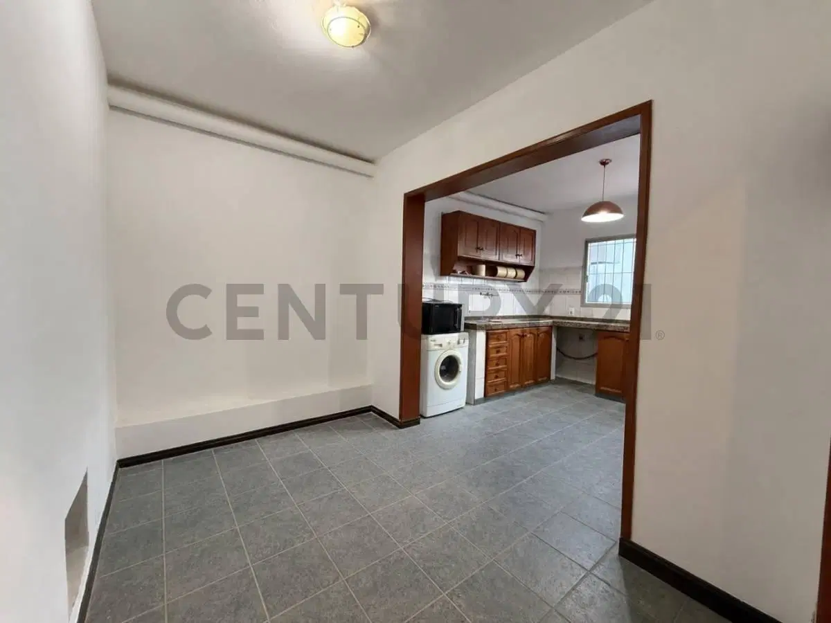Alquiler CASA con gran Fondo, Piscina, Jacuzzi, Parrillero y GARAGE 2