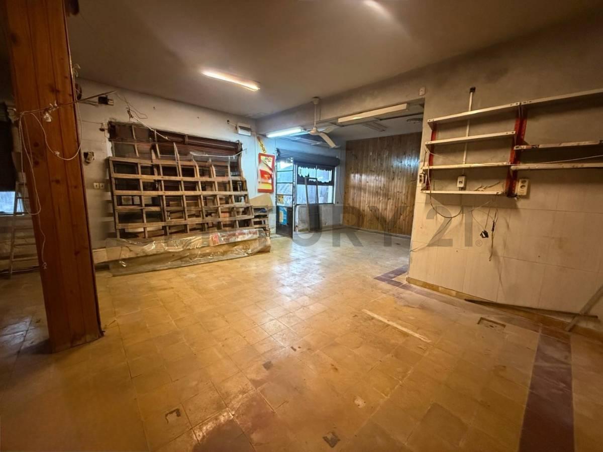 Foto de Alquiler amplio local Comercial al frente en Las Acacias 92 m2, imagen 1