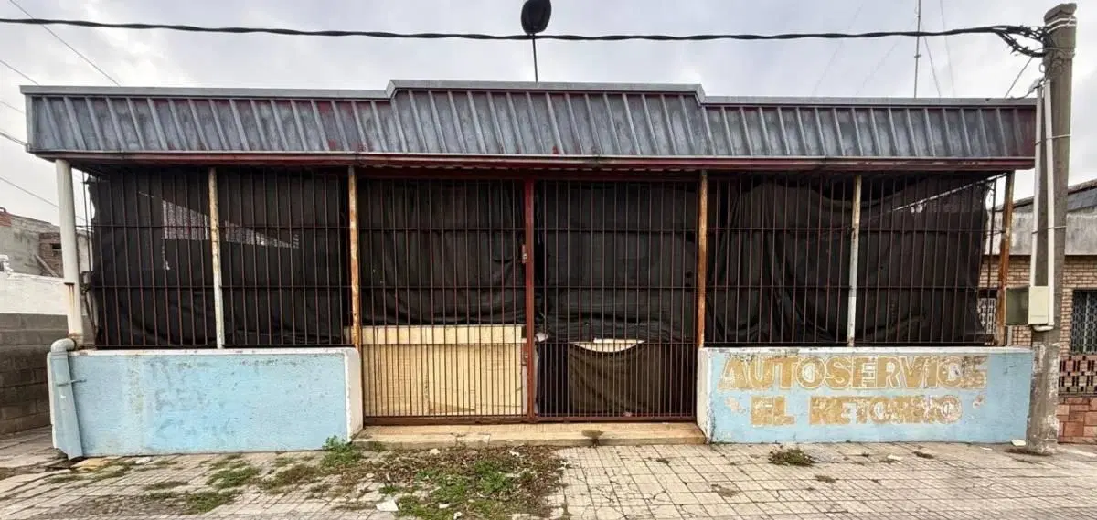 Alquiler amplio local Comercial al frente en Las Acacias 92 m2 3