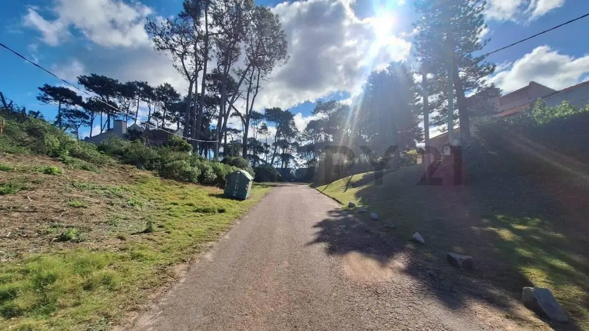 Venta Terreno Punta Ballena a 200Mts del Mar  zona en expansión USD 138.900 3