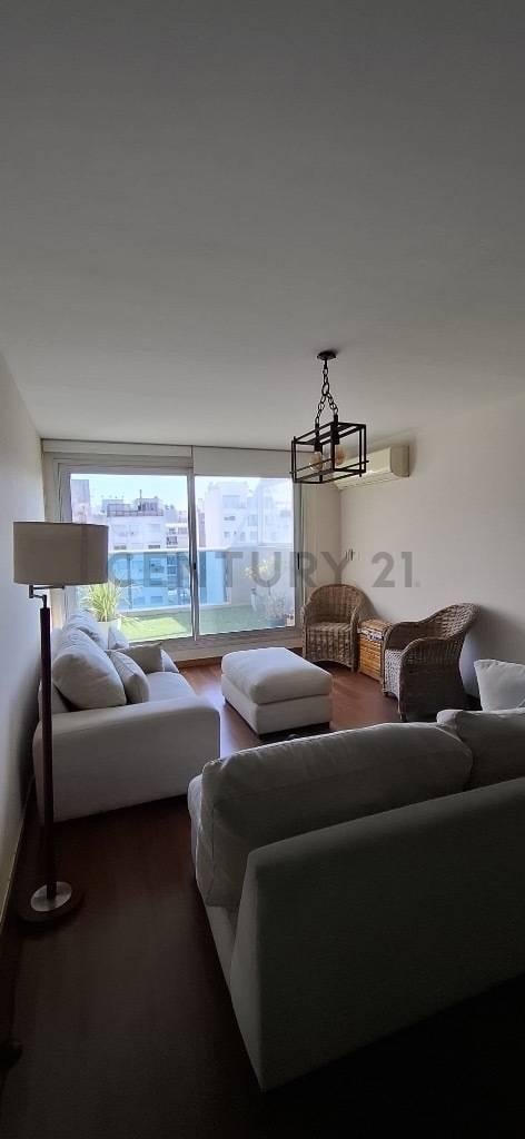 Foto de PH Punta Carretas, 3 dormitorios y terraza, con o sin muebles, cochera, imagen 1