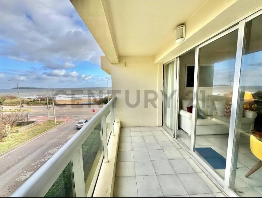 Venta Nuda propiedad Rambla Punta del Este -Apto 2 Dor -2 Baños Gje USD170.000