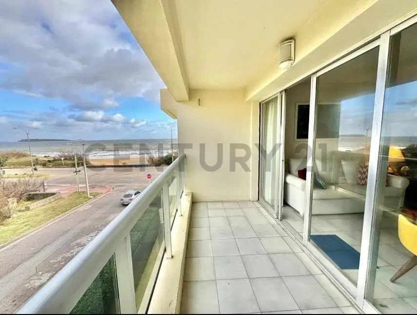 Venta Nuda propiedad Rambla Punta del Este -Apto 2 Dor -2 Baños Gje USD170.000 2