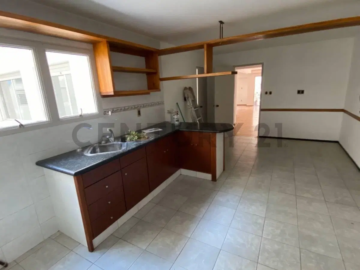 ALQUILER Apartamento FRENTE de gran metraje a pasos de la rambla Pocitos 2