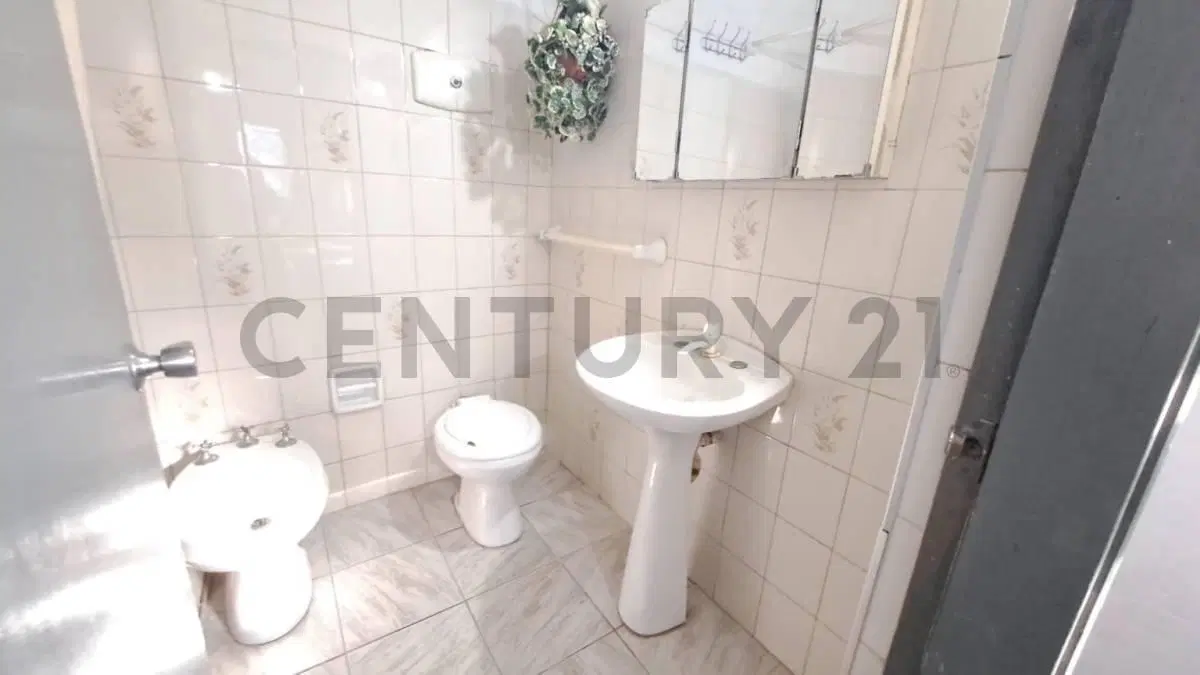 Venta-Casa a min del Shopp y Centro-2 dorm-cochera-parrillero-Las Piedras 4
