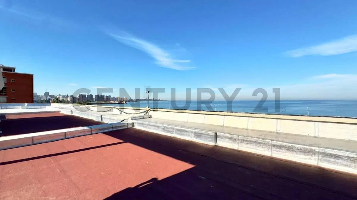 CIUDAD VIEJA, 1 DORMITORIO,4to PISO ESCALERA, AZOTEA CON VISTA AL MAR APTO BANCO 2