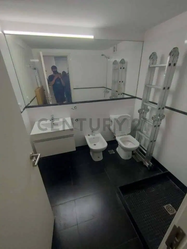 VENTA APTO c/ TERRAZA Y PARRILLERO EXCLUSIVOS - POCITOS NUEVO/LA MONDIOLA 8