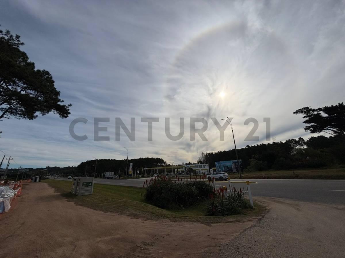 Foto de Punta Ballena Lote 8.025 m² sobre ruta habilitacion 5 pisos US$ 1.390.000, imagen 1