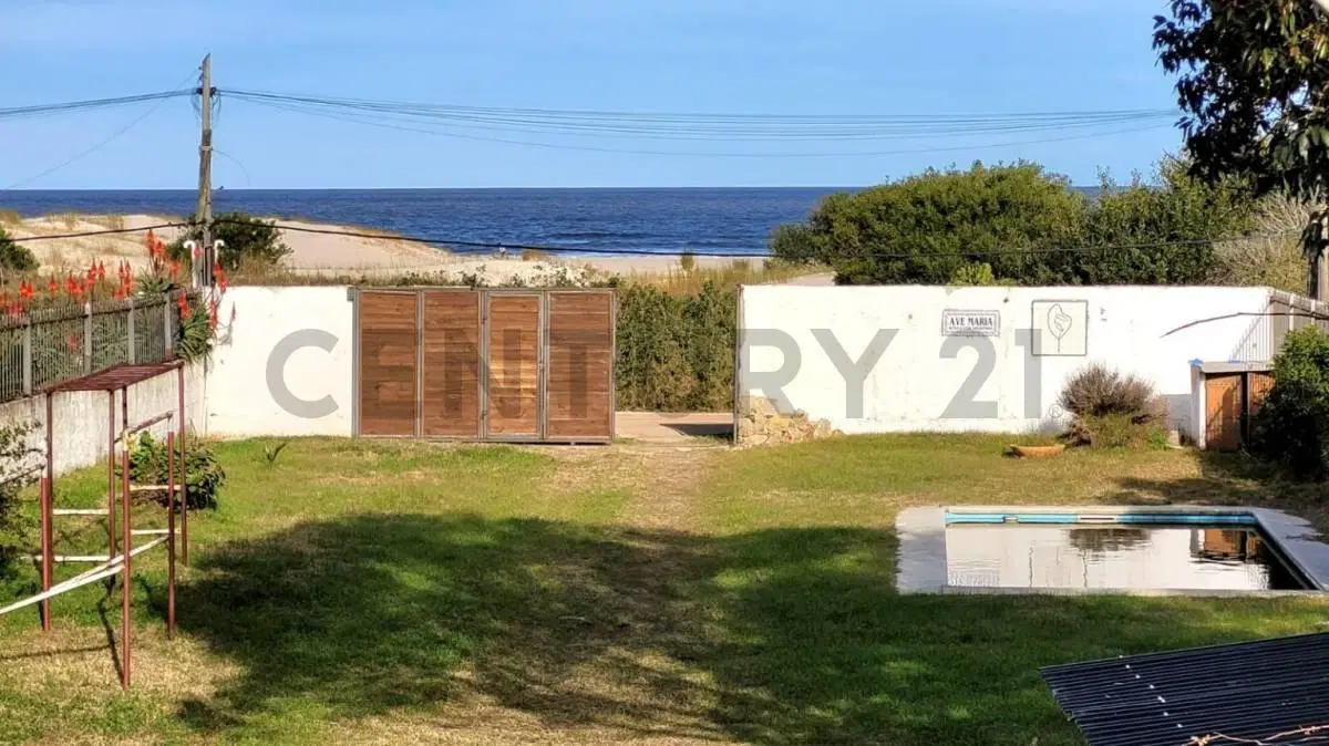 VENTA CASA FRENTE AL MAR 3 DORMITORIOS 3 BAÑOS PISCIINA 8