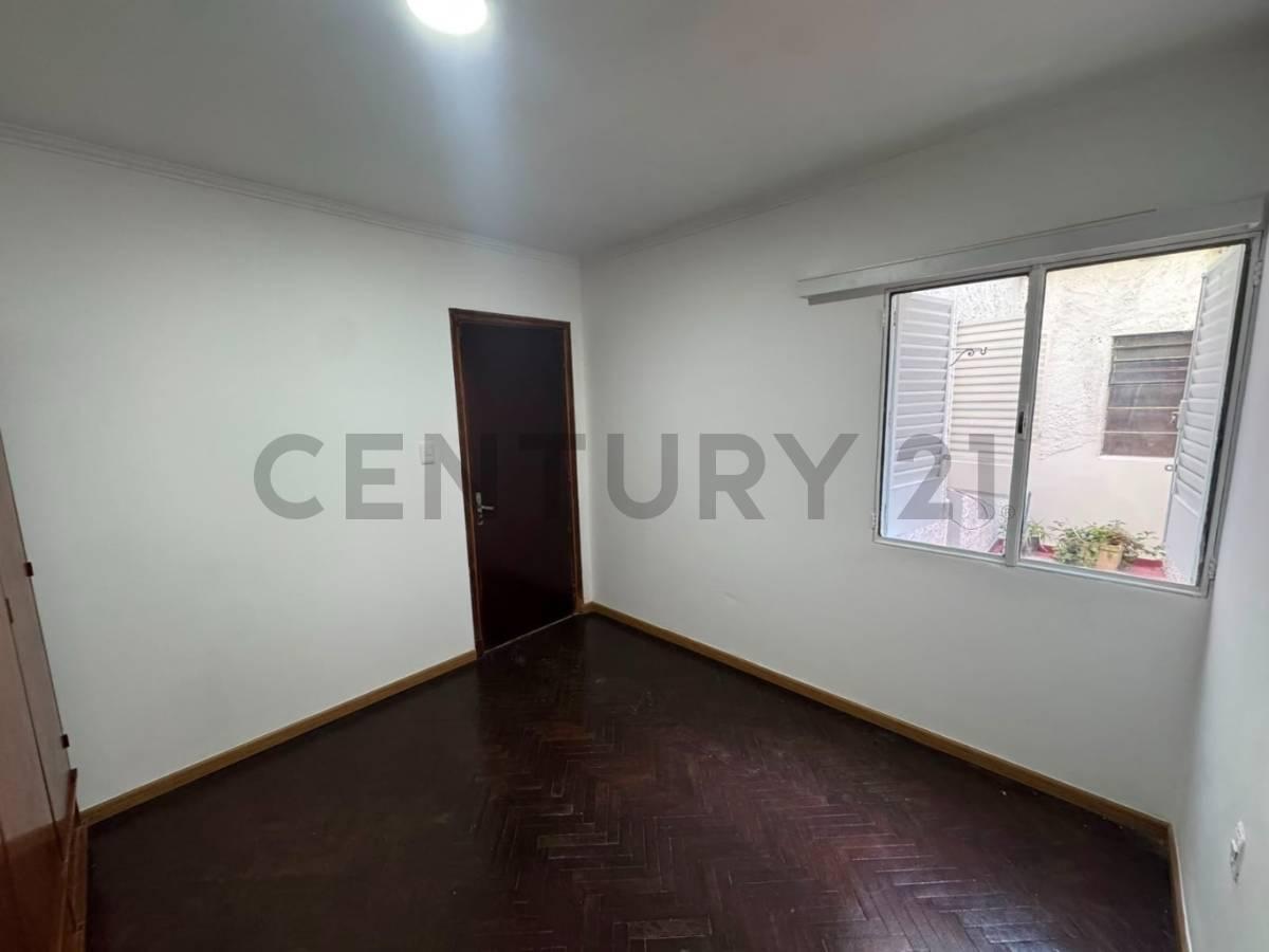 Foto de Recilado- 2 dormitorios-2 patios- GC bajos- prox rambla -Sarandi Cuidad, imagen 1