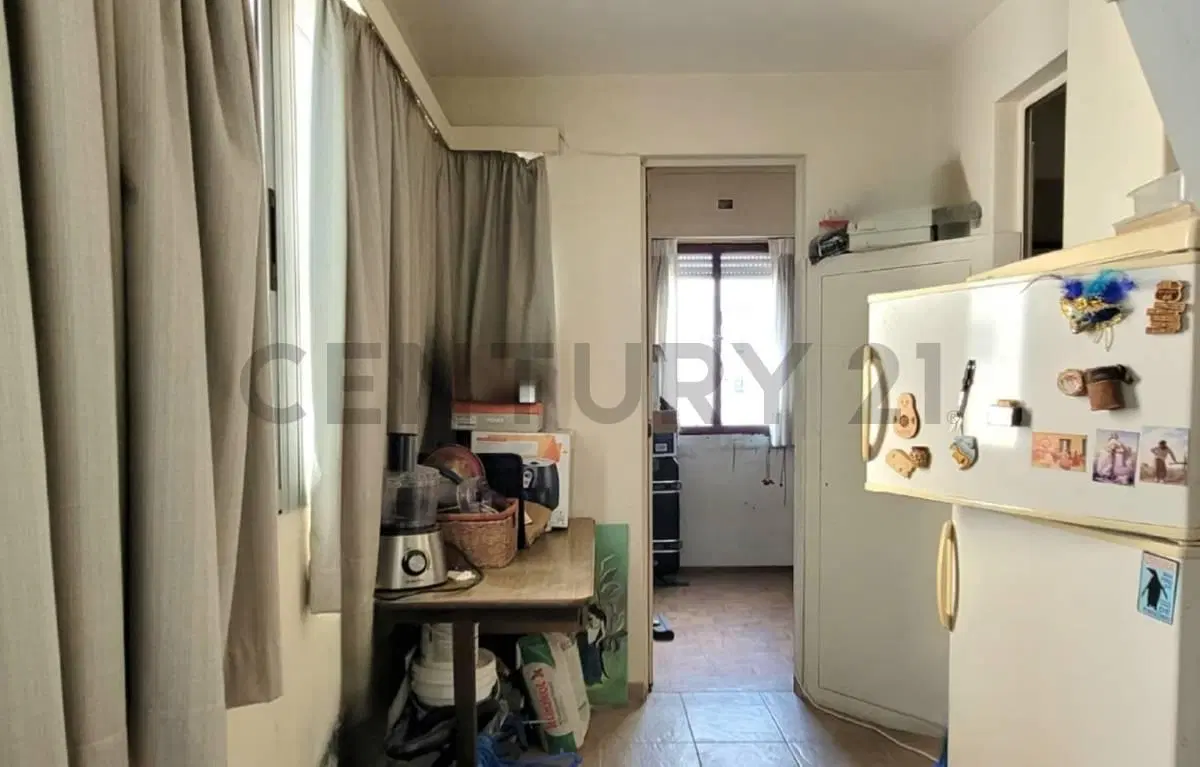 VENTA APARTAMENTO 3 DORMITORIOS POCITOS NUEVO AL FRENTE CON GARAJE 8