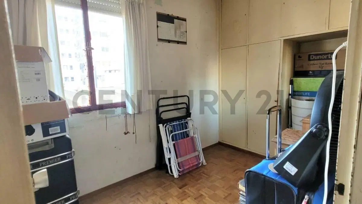 VENTA APARTAMENTO 3 DORMITORIOS POCITOS NUEVO AL FRENTE CON GARAJE 2
