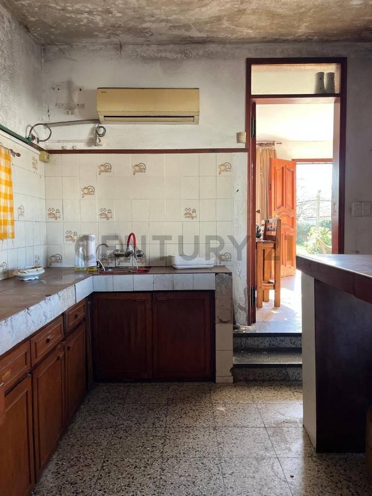 Foto de casa en médanos de solymar, 600m de la playa. 720m2 en esquina. 3, imagen 2