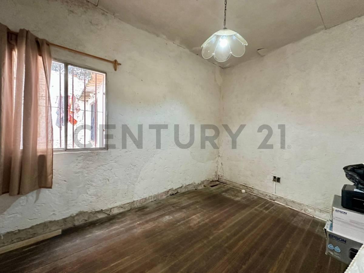 Foto de Venta casa La Comercial 3 dormitorios 1 baño 2 toiletes garage patios inversion, imagen 5