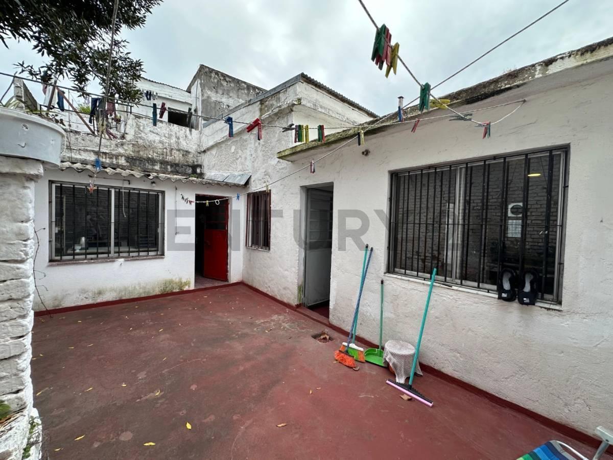 Foto de Venta casa La Comercial 3 dormitorios 1 baño 2 toiletes garage patios inversion, imagen 4