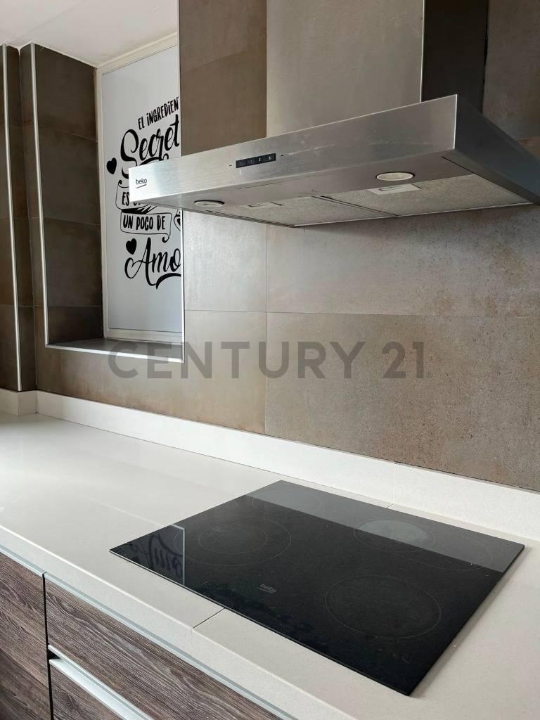 Foto de Venta Apartamento 3 Dormitorios | 2 baños | Reciclado | Piso Alto | Centro, imagen 2