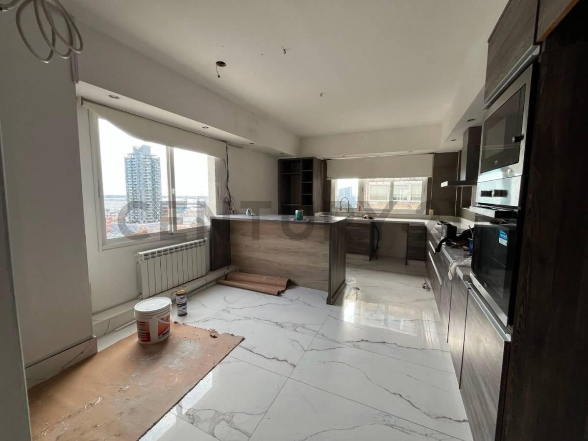 Foto de Venta Apartamento 3 Dormitorios | 2 baños | Reciclado | Piso Alto | Centro, imagen 1