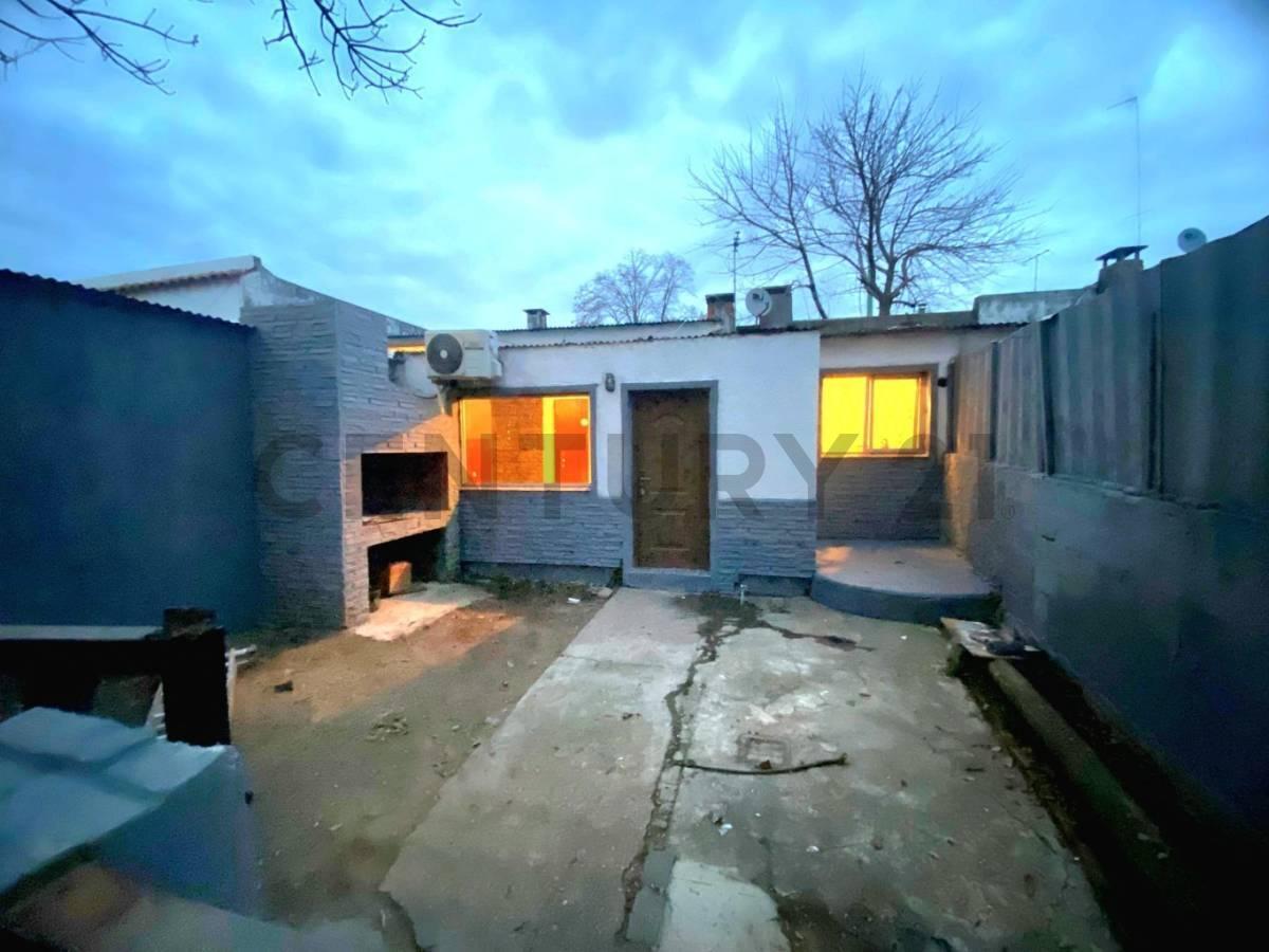 Foto de Alquiler\Casa 3 dormitorios\Santiago Vazquez\Hermosa Propiedad\Garaje, imagen 2
