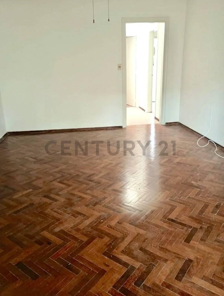 Foto de 3 dormitorios al frente, balcón y bajos GC,Parque Rodo, imagen 5