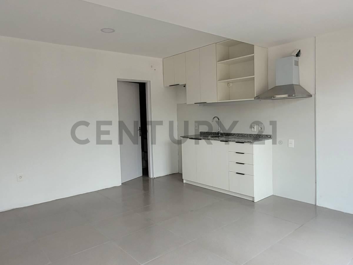 Foto de ALQUILER APARTAMENTO TIPO CASA, 2 DORMITORIOS, JARDÍN ANTEL ARENA VILLA, imagen 1