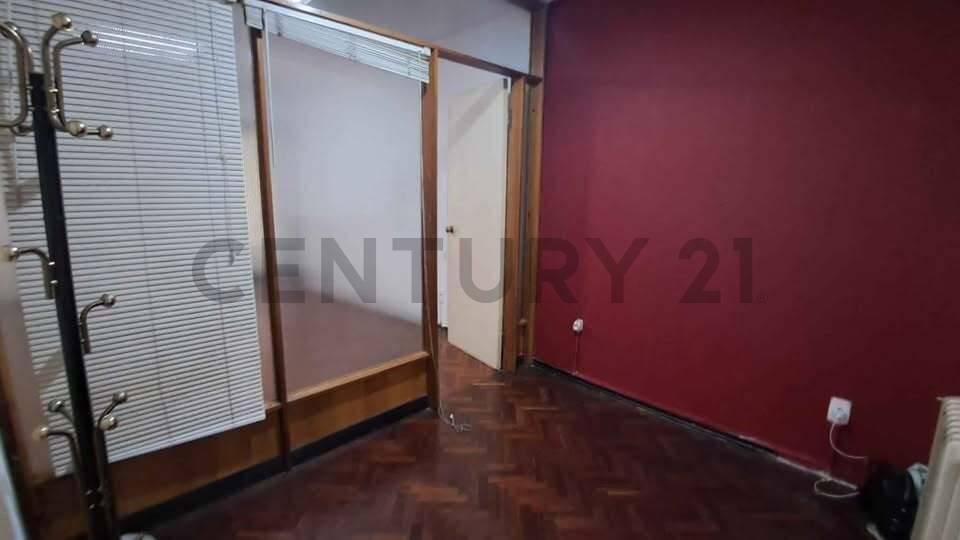Foto de Alquiler/Imperdible OFICINA,CONSULTORIO- INTERNO/ Próx.IMM/ A metros 18, imagen 2