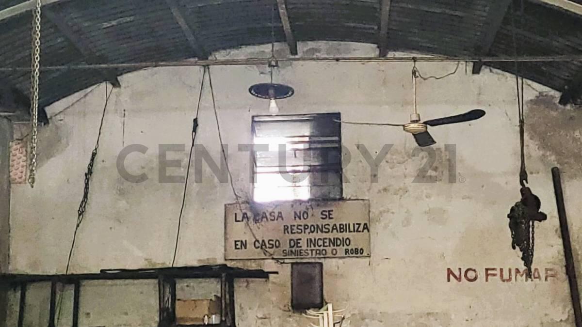 Foto de VENTA LOCAL COMERCIAL, GALPÓN 137M2 ENTRADA GARAJE PROX PALACIO, imagen 3