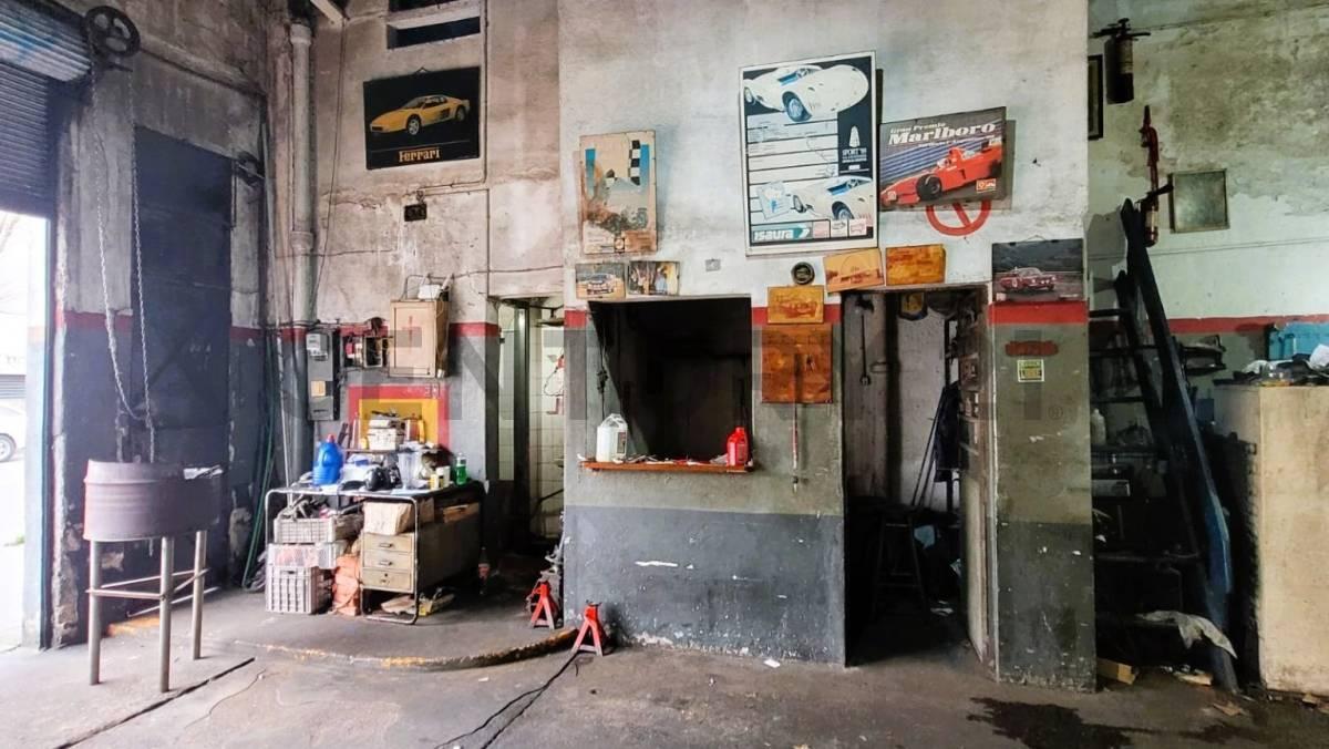 Foto de VENTA LOCAL COMERCIAL, GALPÓN 137M2 ENTRADA GARAJE PROX PALACIO, imagen 1