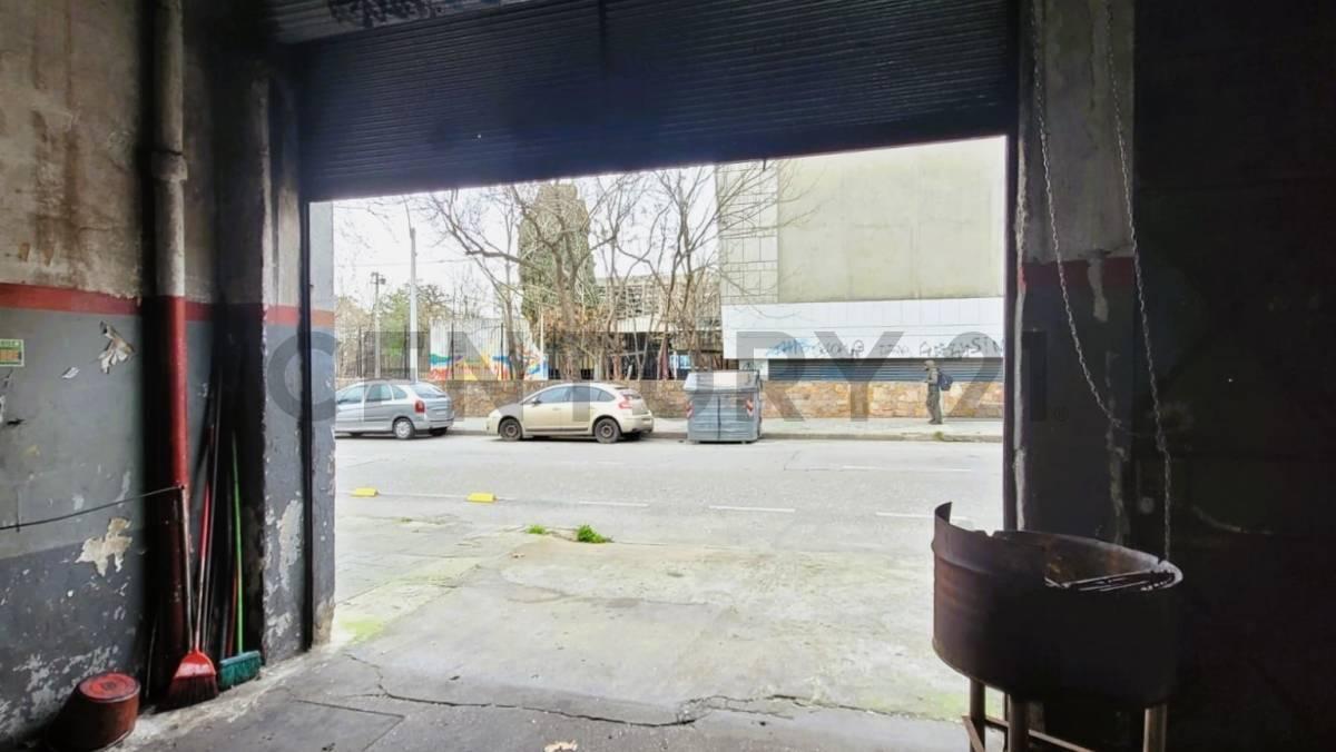 Foto de VENTA LOCAL COMERCIAL, GALPÓN 137M2 ENTRADA GARAJE PROX PALACIO, imagen 5