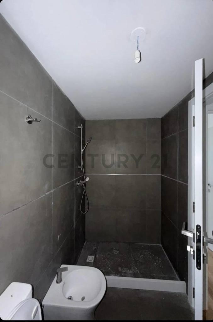Foto de ALQUIER APTO 1 DOR CON GARAGE,CENTRO A ESTRENAR AL FRENTE CON BALCON, imagen 1