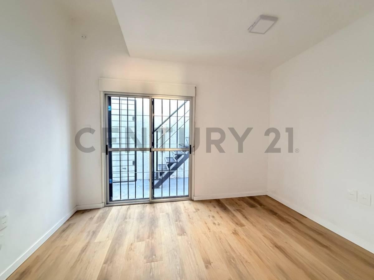 Foto de Casa a ESTRENAR/Reciclada/mt Bulevar Artigas/Cochera 2 autos/Terraza y, imagen 2
