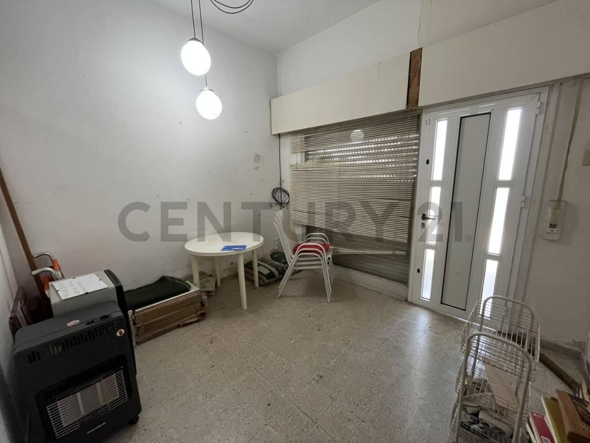 Foto de CASA amoblada con Vista al Rio- 4 Dormitorios, 2 cocheras, jardin, imagen 4