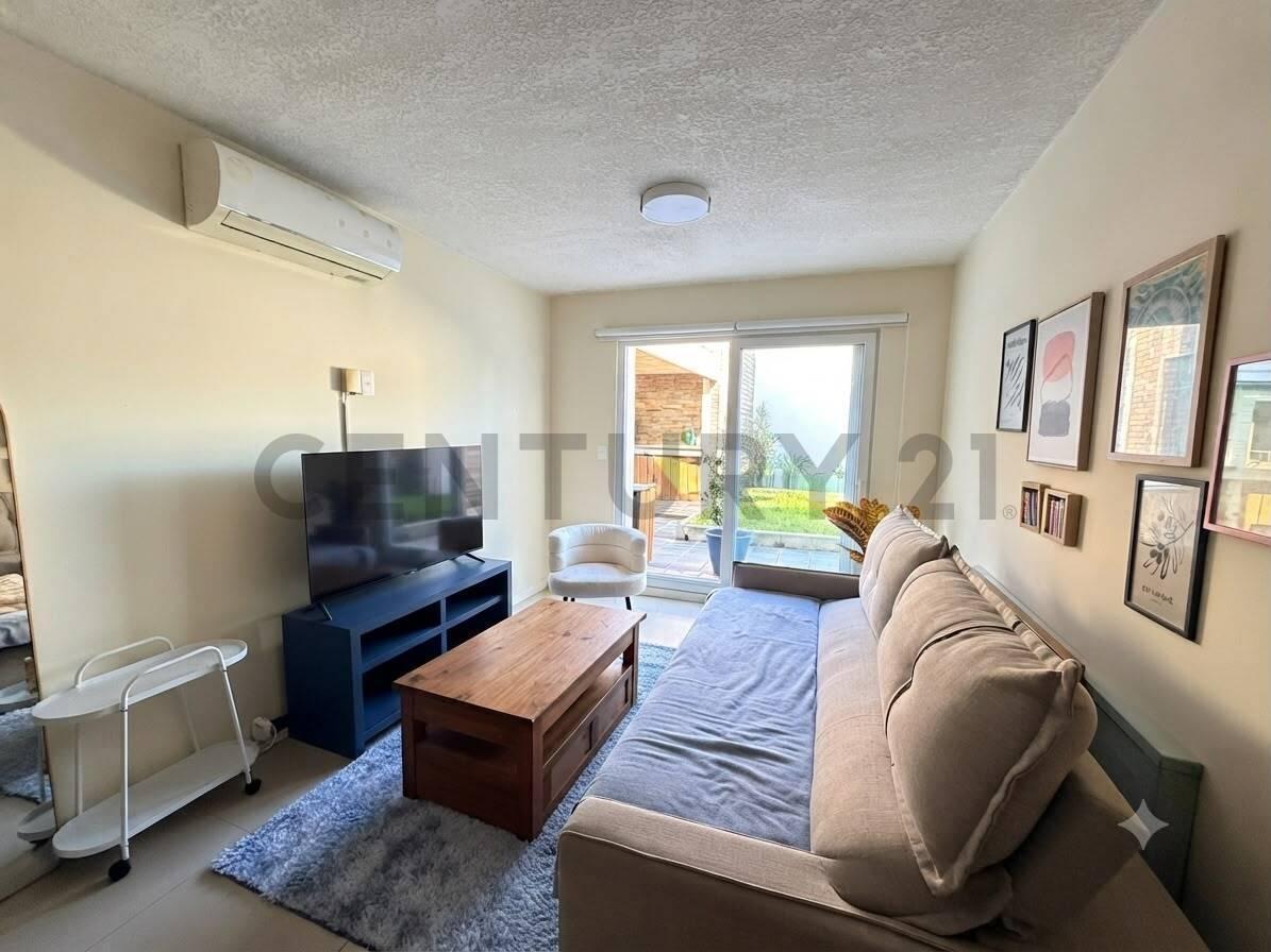 Foto de APARTAMENTO en Punta Gorda/1 dor/pasos de la Rambla/PATIO EXCLUSIVO, imagen 2
