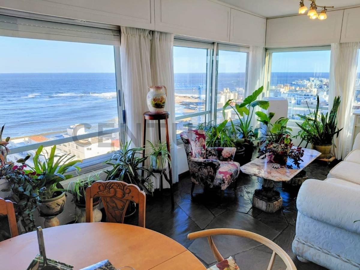 Foto de Exclusivo en piso 12, península Punta del Este, cochera incluida, imagen 3