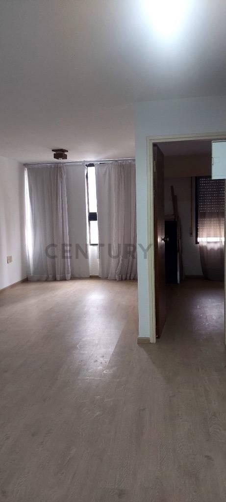 Foto de Alquiler apartamento 1 dormitorio al frente, en 3 cruces 40m2, imagen 2