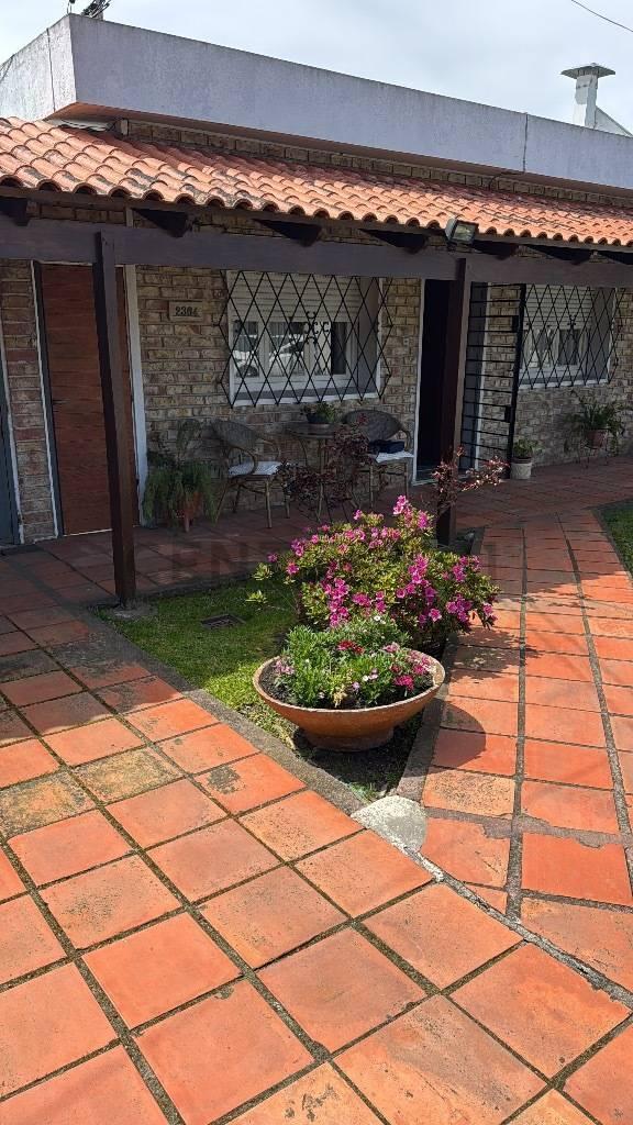 Foto de 2 Casas en Padron Unico, terreno de 667m2 Carrasco norte, ACEPTA BANCO, imagen 4